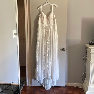 Boho wedding dress with garment bag